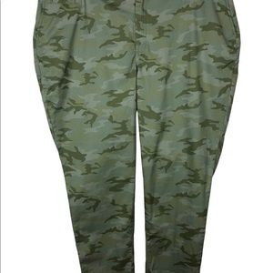 Lane Bryant NWT Chino Collection Cotton Spandex Camo Mid Rise Pants Plus…